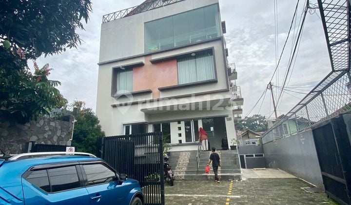 Kos-kosan 3 Lantai lokasi strategis Di Pasteur, Bandung