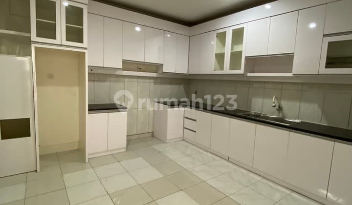 Rumah Cibubur Kota Wisata Cluster Bellevue Rapih Siap Huni