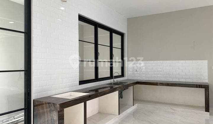 Rumah Muara Karang Rapih Siap Huni Luas 8x20 Bangunan 2 Lantai