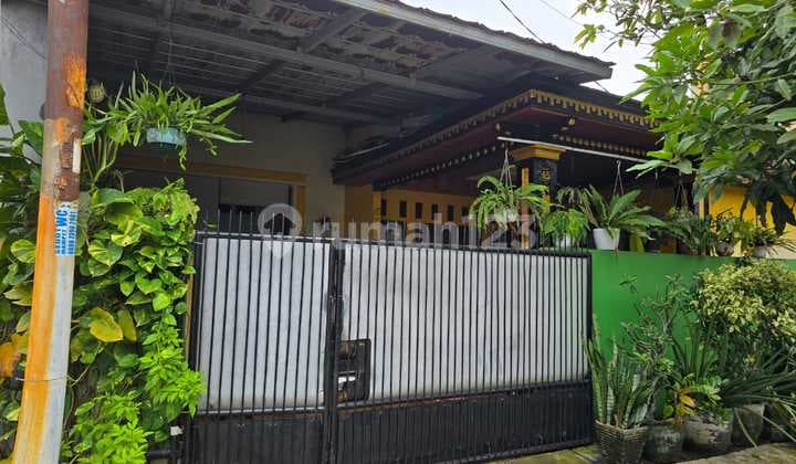 Rumah Hoek Pinggir Jln di Taman Palem Talaga Bestari Tangerang