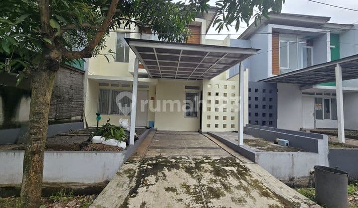Rumah 2 Lt Di Dpn Taman Cluster Fluora Talaga Bestari Tangerang