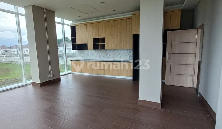 Disewakan Gudang Perkantoran 12 Lantai di Jalan Utama Gading Serpong