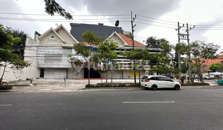 Area Komersial Dr Sutomo Luas 881M2 Parkir bisa 30 Mobil