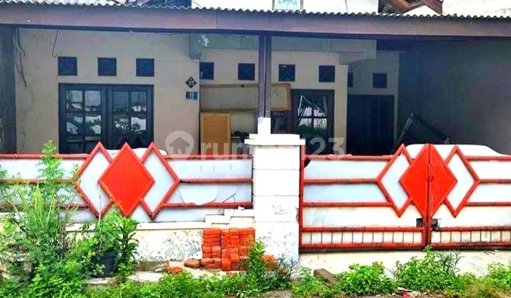 RUMAH SHM PURI LIDAH KULON LUAS 82M2 BANGUNAN 1 LANTAI ADA 2 KAMAR TIDUR SEBELAHNYA CITRALAND DEKAT UNESA