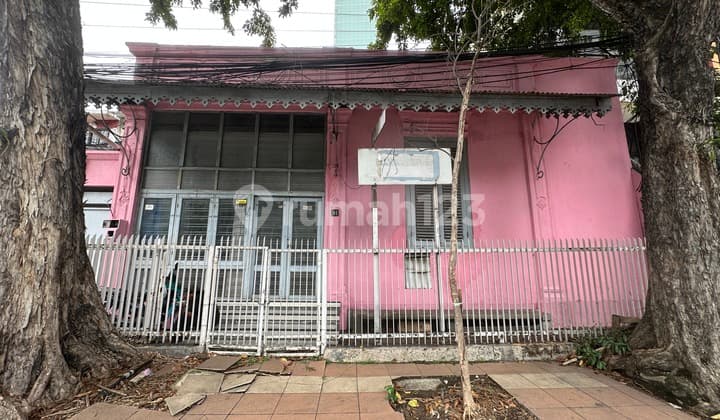 RUMAH DI PANGLIMA SUDIRMAN PUSAT KOTA SEGITIGA EMAS SURABAYA DERETAN INTILAND TOWER DIMENSI 21X21 METER