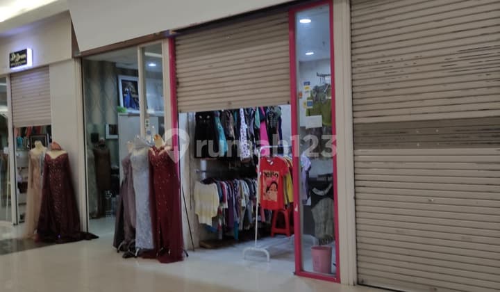 Toko di Royal Plaza Surabaya jalan Ahmad Yani lantai G luas 7.9m2