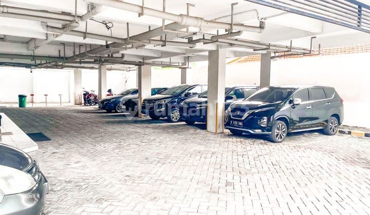 Kost Eksklusif di Ubaya dengan 25 Kamar dan Garasi bisa 13 mobil