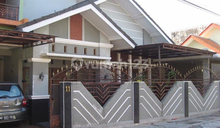 RUMAH STRATEGIS DI JALAN KALIURANG KM 8 PINGGIR JALAN ASPAL MOBIL PAPASAN