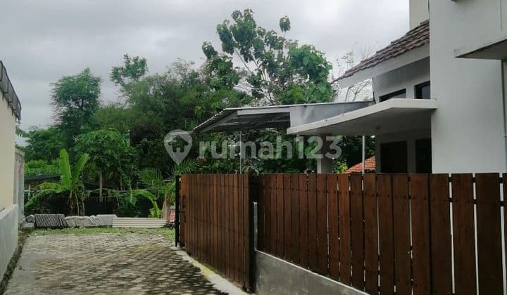 Charming house with a spacious yard in Palagan, Sleman