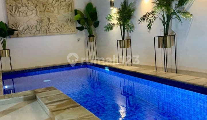 Rumah Mewah with Swimming poll dalam perumahan dekat hotel Hyatt jl Palagan, Sleman