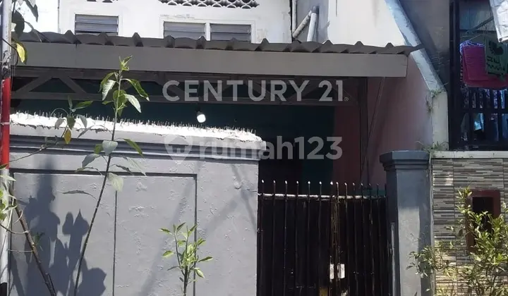 QUICK SALE: HOUSE BELOW MARKET VALUE READY TO OCCUPY IN SAWAH BESAR