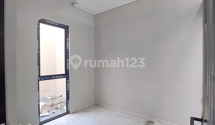 Selling cheap brand new greenhouse Villa Melati Mas.