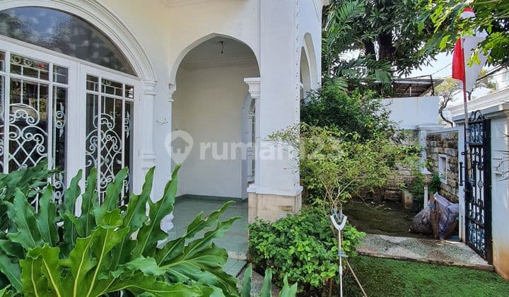 Rumah di Simprug Jakarta Selatan Murah Jarang Ada Bebas Bajir.dekat Ke Senayan.