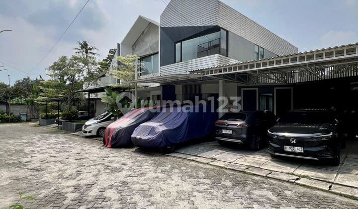 RUMAH MODERN DALAM TOWNHOUSE VETERAN BINTARO JAKARTA SELATAN AKSES MUDAH DEKAT TOL TANAH KUSIR
