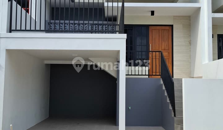 Rumah, 2 Lantai, SHM, Dekat Tempat Ibadah, Free Biaya Notaris,