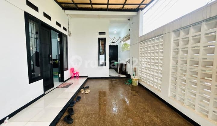 Rumah Terawat Modern Minimalis Taman Cibaduyut Indah 3