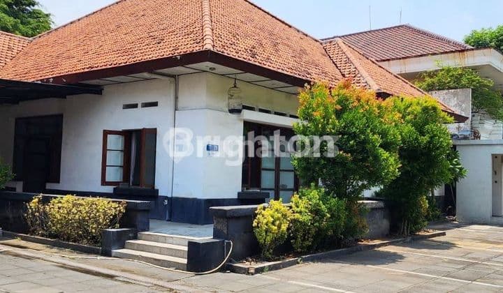 RUMAH HITUNG TANAH BANGUNAN BELANDA dekat Raya Gubeng, Sulawesi, Kertajaya, pusat bisnis dan komersial