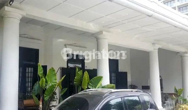 RUMAH JL. SUMATRA BANGUNAN BELANDA EKS. RESTO dekat Raya Gubeng, Sulawesi, Raya Darmo, Kertajaya, pusat bisnis dan komersial.