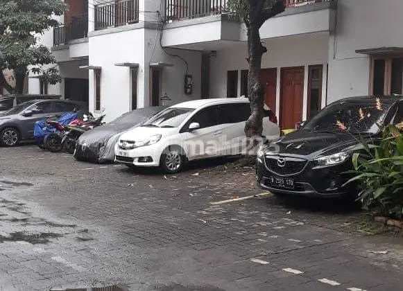 Dijual Gues House Murah Bagus Terisi Penuh Kamar Tidur di Ambasador Kuningan Jakarta Selatan
