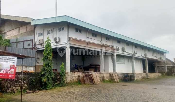 Dijual Cepat Gudang siap pakai dijalan raya ciputat Dekat Pintu Tol Ciputat Tangerang Selatan