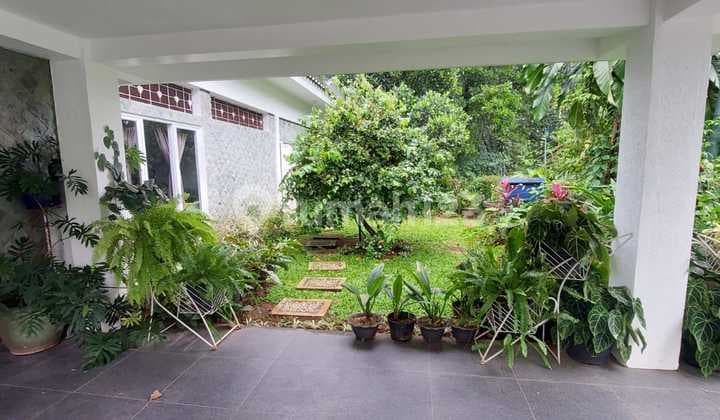 Dijual Rumah Asri, Mini Forest, di Bukit Hijau Golf Sentul