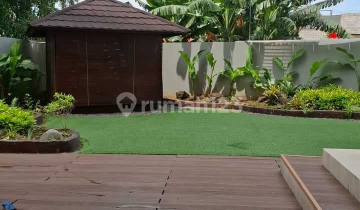 Essence Darmawangsa Townhouse, Ada Pool, Furnished, Sangat Bagus