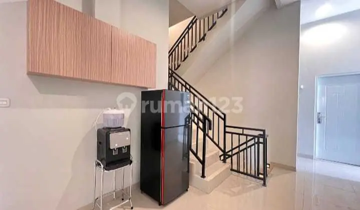 Kost 4 Lantai Luas 587 M2 Dekat Tangcity Mall