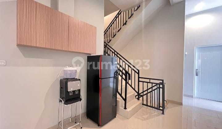 Kost 4 Lantai Luas 587 M2 Dekat Tangcity Mall
