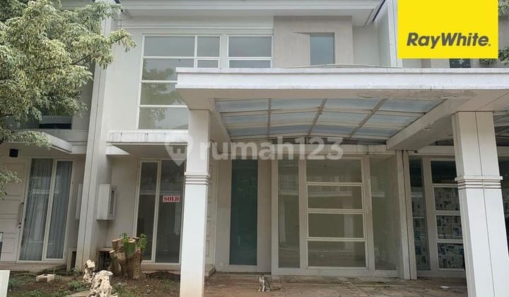 Dijual Rumah 2 lantai di Grand Pakuwon Surabaya Barat