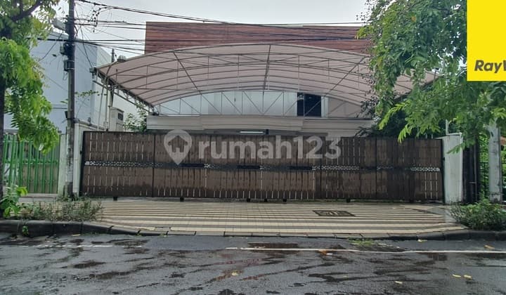 Disewakan Rumah Pusat Kota di Jl Sriwijaya Tegalsari Surabaya