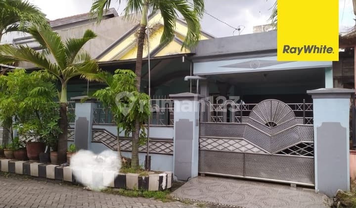 Dijual Rumah 2 Lantai SHM di Griya Kebraon Selatan Surabaya