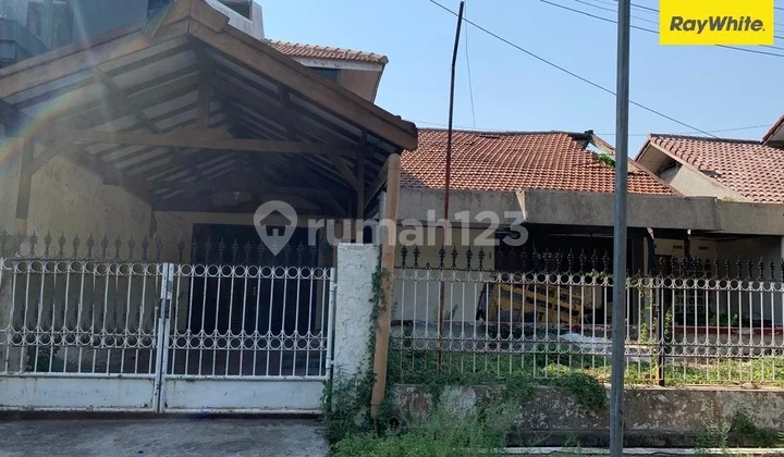 Dijual Rumah Hitung Tanah di Tenggilis Mejoyo Surabaya Dijual Rumah Hitung Tanah di Tenggilis Mejoyo Surabaya
