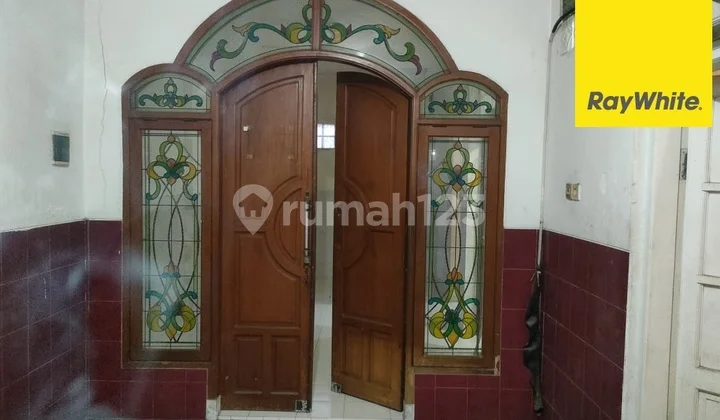 Disewakan Rumah Strategis di Jalan Ikan Mungsing Perak Surabaya Disewakan Rumah Strategis di Jalan Ikan Mungsing Perak Surabaya