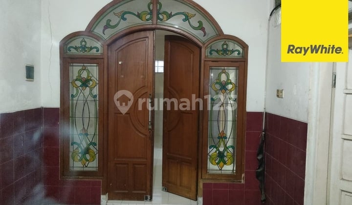 Disewakan Rumah Strategis di Jalan Ikan Mungsing Perak Surabaya
