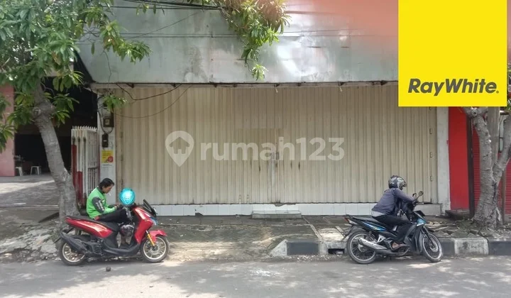 Disewakan Ruko 2 lantai di Nol Raya Dukuh Kupang Surabaya Disewakan Ruko 2 lantai di Nol Raya Dukuh Kupang Surabaya