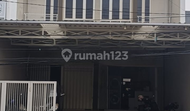 Dijual Rumah 2 lantai di Jalan Jemursari Surabaya Dijual Rumah 2 lantai di Jalan Jemursari Surabaya