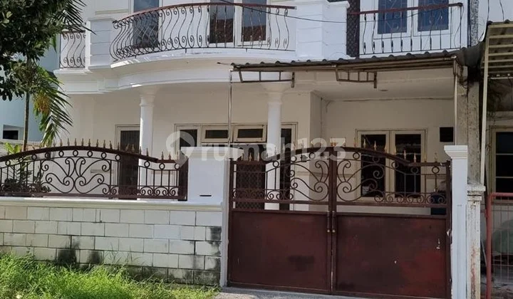 Dijual Rumah 2.5 Lantai di Dharmahusada Mas Surabaya Dijual Rumah 2.5 Lantai di Dharmahusada Mas Surabaya