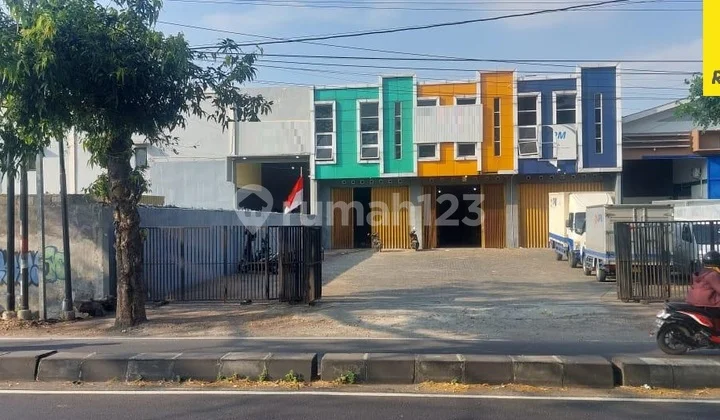For Rent: Strategic Shop House on South Ring Road Street, Yogyakarta For Rent: Strategic Shop House on South Ring Road Street, Yogyakarta
