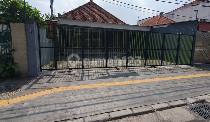 Disewakan Rumah Pusat Kota di Nol Jalan Kartini Surabaya