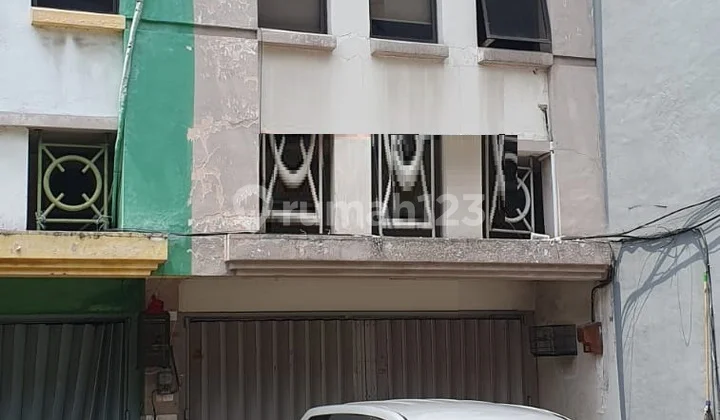 Dijual Ruko 3 Lantai di Pertokoan Jagir Wonokromo Surabaya Dijual Ruko 3 Lantai di Pertokoan Jagir Wonokromo Surabaya