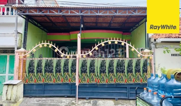 Dijual Rumah 2 lantai di Jalan Bratang Gede Surabaya Dijual Rumah 2 lantai di Jalan Bratang Gede Surabaya