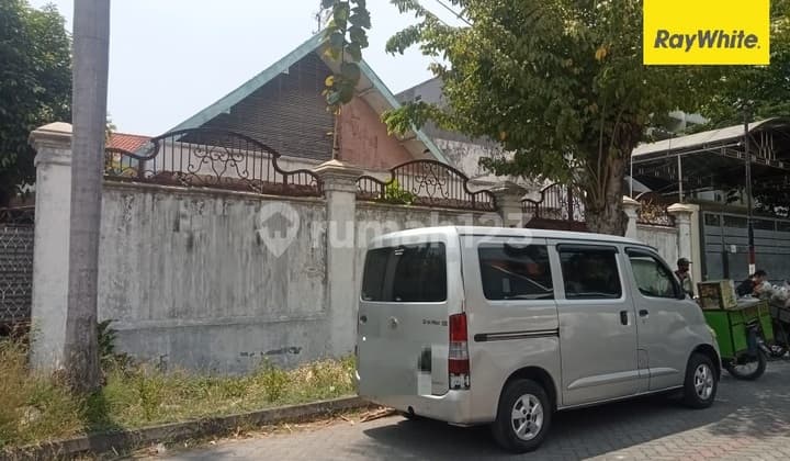Dijual Rumah 2 lantai di Jl Lompo Batang Petemon Surabaya