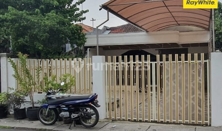 For Rent House City Center on Jalan Petemon Surabaya