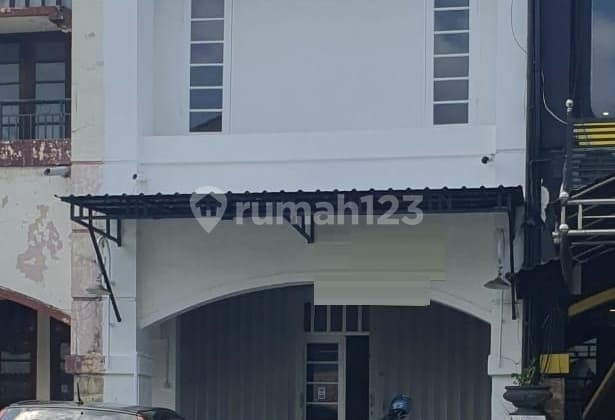 Disewakan Ruko di Sentra Taman Gapura Lontar Utara Citraland Surabaya