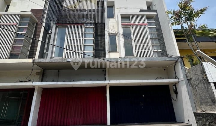Disewakan Ruko 3 lantai di Jl Raya Jemursari Surabaya Disewakan Ruko 3 lantai di Jl Raya Jemursari Surabaya