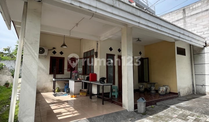 Dijual Rumah di Nol Jalan Raya Ketintang Surabaya