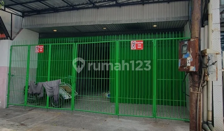 Disewakan Ruko 2 lantai di Jl Tembok Dukuh Surabaya Pusat Disewakan Ruko 2 lantai di Jl Tembok Dukuh Surabaya Pusat