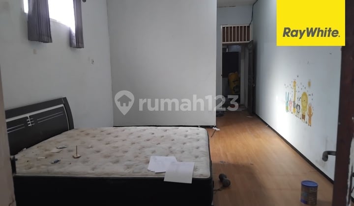 Dijual Rumah 2 lantai di Petemon Sidomulyo Surabaya Pusat Dijual Rumah 2 lantai di Petemon Sidomulyo Surabaya Pusat