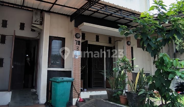 Rumah Cirendeu Dekat Uin