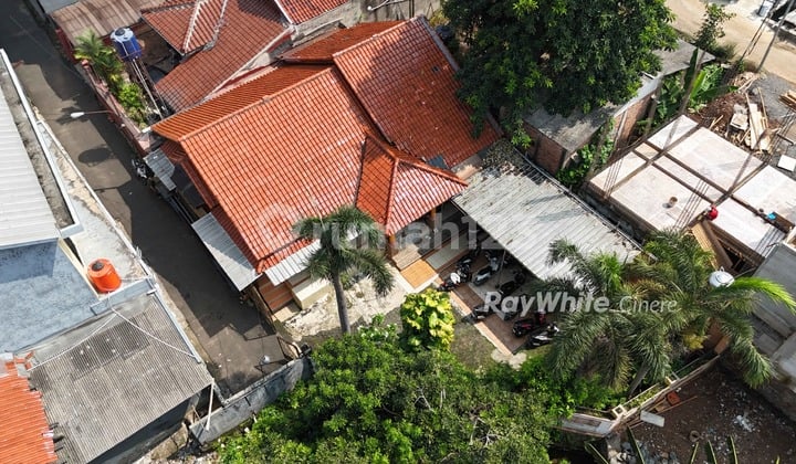 Rumah Hook, Siap Huni Dengan Halaman Depan Yang Luas